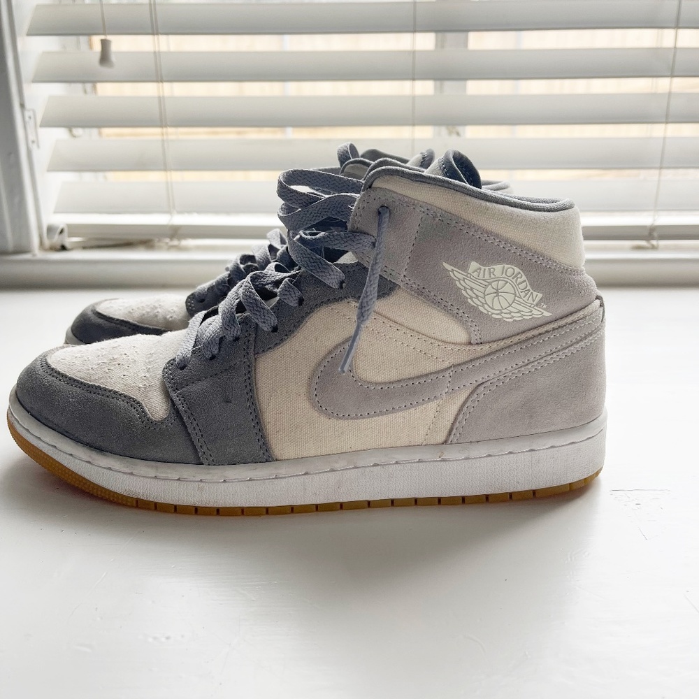 Men's Size 10 Coconut Milk / Particle Gray Jordan 1's Mids AUTHENTIC